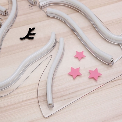 Segno di neon rosa e bianco per la camera da letto Perfetto