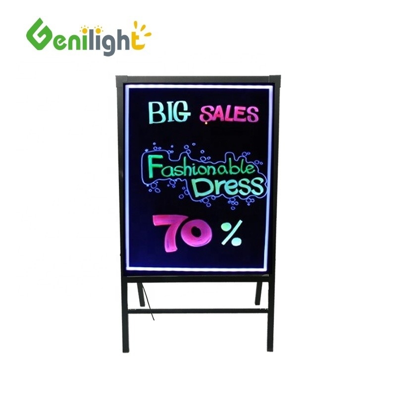 OEM Flashing Stand Billboard Glowing Drawing Tavola di scrittura a LED a colori piene Tavola dei messaggi